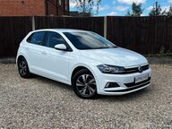 Volkswagen Polo SE TSI 2