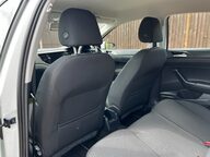 Volkswagen Polo SE TSI 28