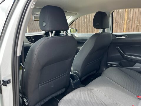 Volkswagen Polo SE TSI 28
