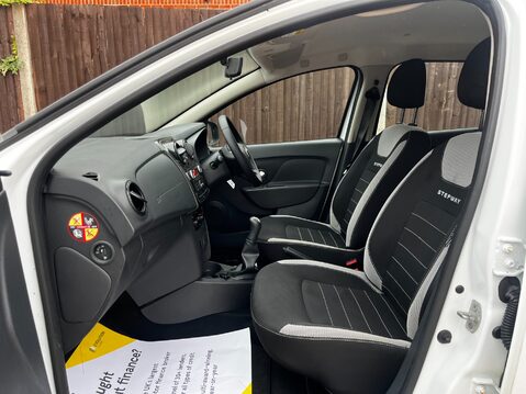 Dacia Sandero Stepway ESSENTIAL TCE 18