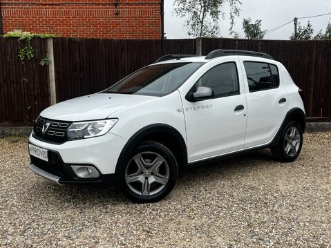 Dacia Sandero Stepway ESSENTIAL TCE 4