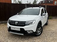 Dacia Sandero Stepway ESSENTIAL TCE 11