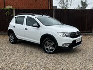 Dacia Sandero Stepway ESSENTIAL TCE 2