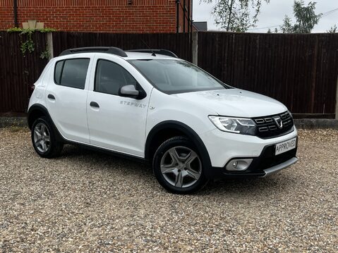 Dacia Sandero Stepway ESSENTIAL TCE 2