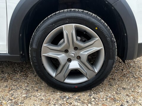 Dacia Sandero Stepway ESSENTIAL TCE 16