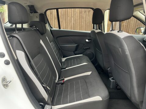 Dacia Sandero Stepway ESSENTIAL TCE 27