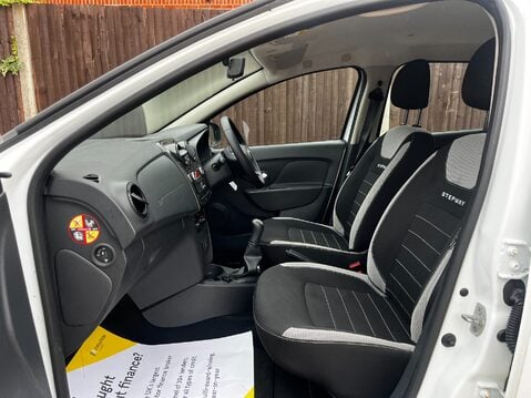 Dacia Sandero Stepway ESSENTIAL TCE