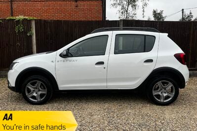 Dacia Sandero Stepway ESSENTIAL TCE