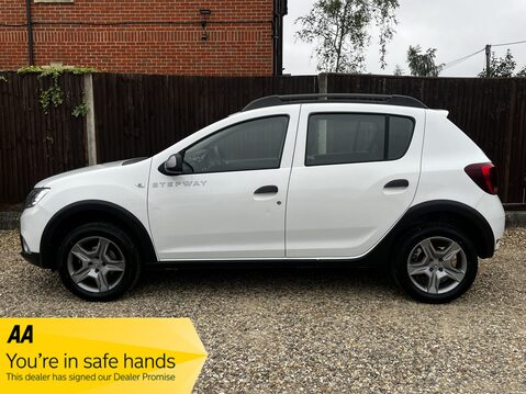 Dacia Sandero Stepway ESSENTIAL TCE 1