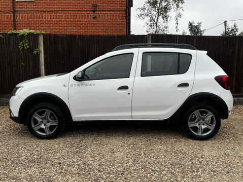 Dacia Sandero Stepway ESSENTIAL TCE 5