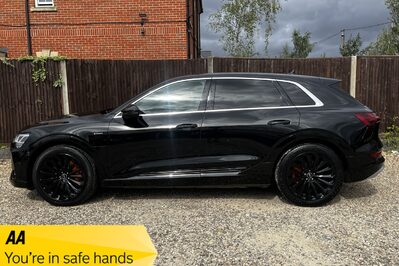 Audi E-Tron QUATTRO S LINE