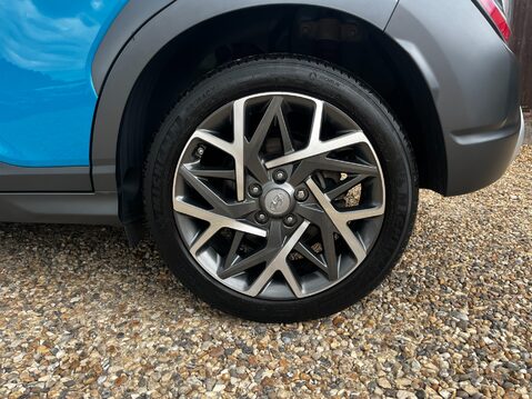 Hyundai KONA GDI PREMIUM 16