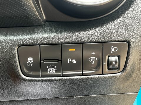 Hyundai KONA GDI PREMIUM 48