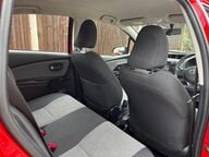 Toyota Yaris HYBRID ICON 29
