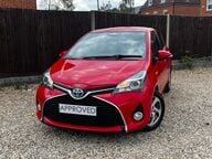 Toyota Yaris HYBRID ICON 12