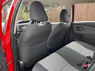 Toyota Yaris HYBRID ICON 26