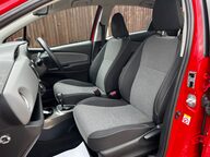 Toyota Yaris HYBRID ICON 21