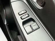 Toyota Yaris HYBRID ICON 42