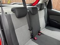 Toyota Yaris HYBRID ICON 30