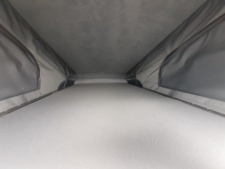 Volkswagen Transporter T30 SK Conversion Elevated Roof 2015 22