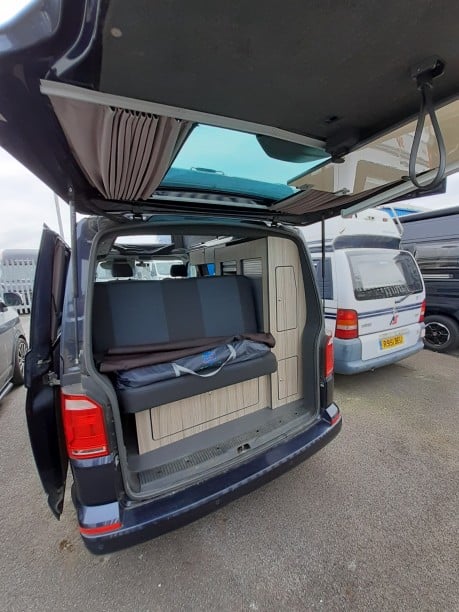 Volkswagen Transporter T30 SK Conversion Elevated Roof 2015 23