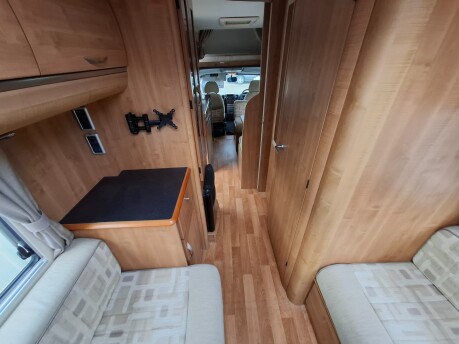 Auto-Trail Apache 700 2010 6