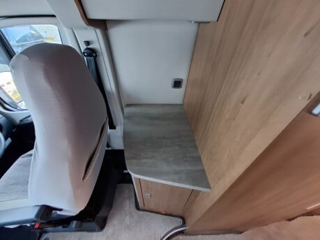 Auto-Trail V-Line 635 SE S-A 2017 AUTO 10