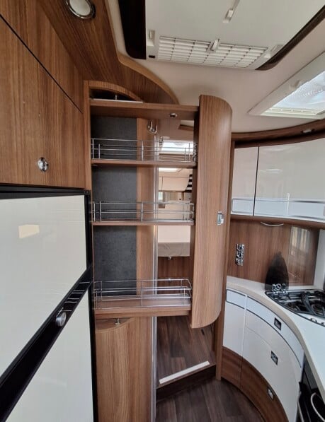 Carthago E-line Chic i51 QB AUTO 19
