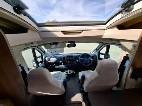 Swift Bessacarr 584 Auto Dinette 6