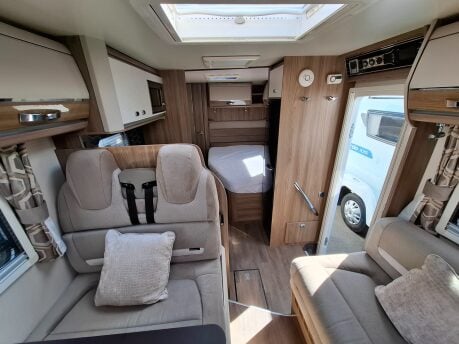 Swift Bessacarr 584 Auto Dinette 8