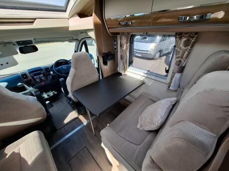 Swift Bessacarr 584 Auto Dinette 9