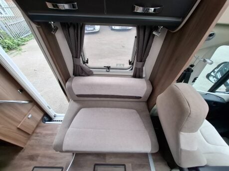 Swift Kon-Tiki Sport 599 2020 AUTO Half-Dinette 9
