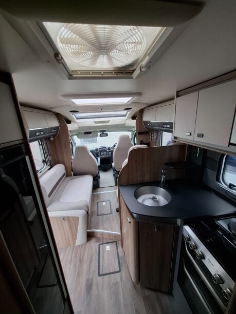 Swift Kon-Tiki Sport 599 2020 AUTO Half-Dinette 17