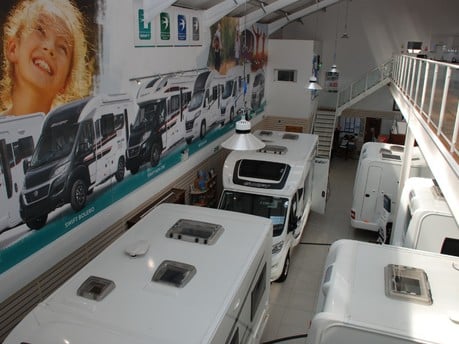 Welcome to Stewart Mouland Motorcaravans 5