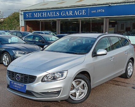 Volvo V60 T4 BUSINESS EDITION LUX 1