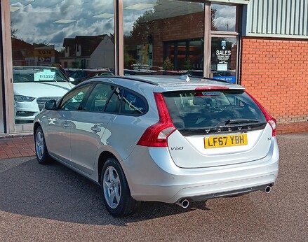 Volvo V60 T4 BUSINESS EDITION LUX 9