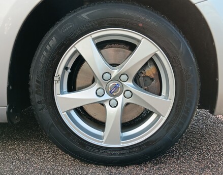 Volvo V60 T4 BUSINESS EDITION LUX 13