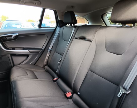 Volvo V60 T4 BUSINESS EDITION LUX 43
