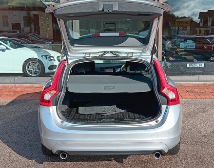 Volvo V60 T4 BUSINESS EDITION LUX 44