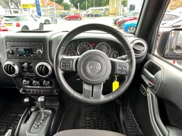 Jeep Wrangler SAHARA UNLIMITED CRD 19