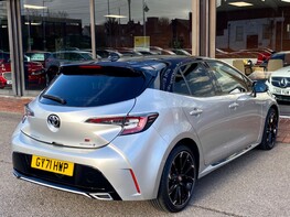 Toyota Corolla GR SPORT 8