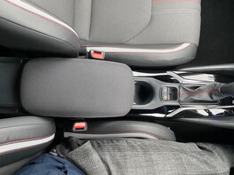 Toyota Corolla GR SPORT 36
