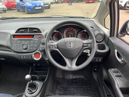 Honda Jazz I-VTEC ES 18