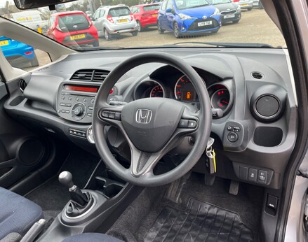 Honda Jazz I-VTEC ES 17