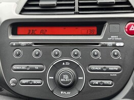 Honda Jazz I-VTEC ES 22