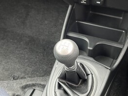 Honda Jazz I-VTEC ES 32