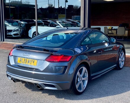 Audi TT TFSI S LINE 8