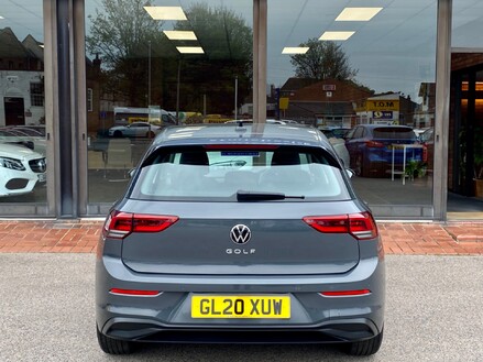 Volkswagen Golf LIFE TSI