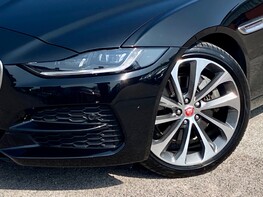 Jaguar XE S 3