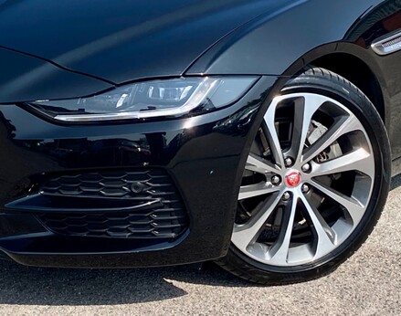 Jaguar XE S 3